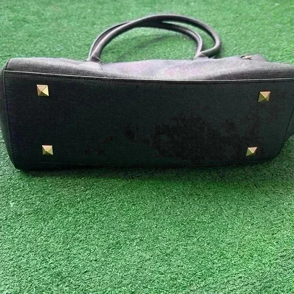 DAGNE DOVER - Picture 6 of 9